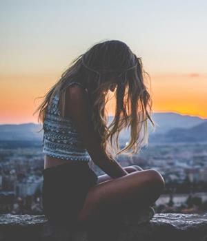 感情里不愿低头的星座，和他们吵架超累！